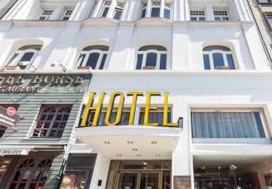 Hamburg, Hotel Kronprinz ***
