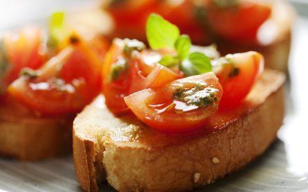 Bruschetta, olivolja och Prosecco image