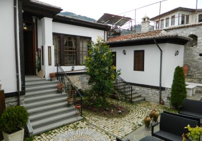 Berat, Hotel Mangalemi