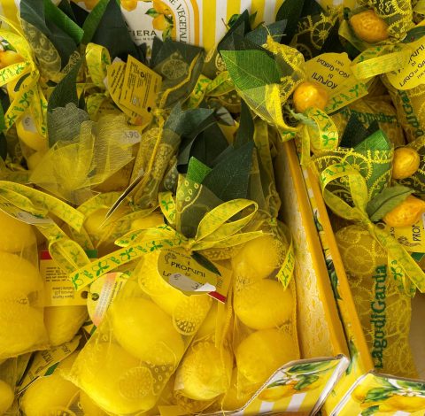 Reseledare hero background image