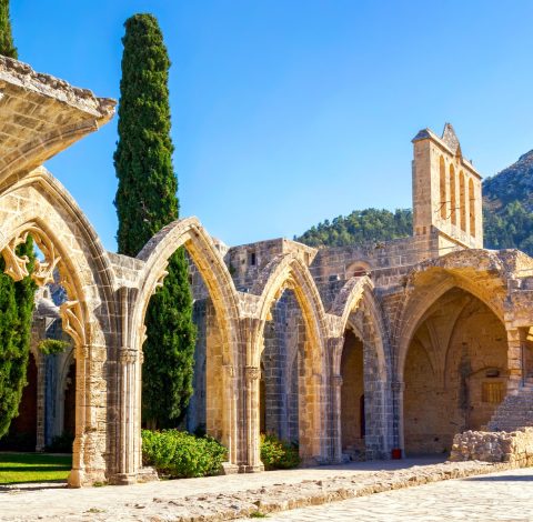 Cypern hero background image