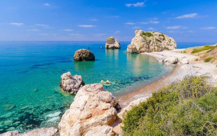 Sydkusten med Afrodites födelsestad, kustvandring och delikatessprovning image