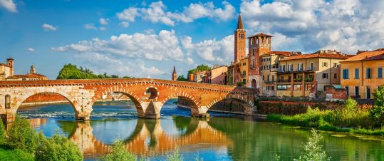 Opera & folkfest i Verona hero image