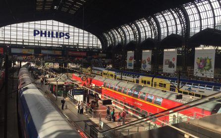 Avresa med tåg mot Hamburg image