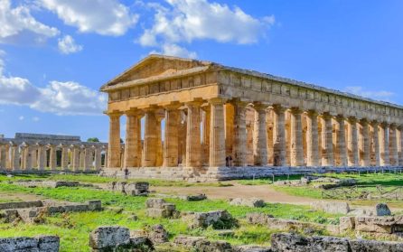Utflykt till templen i Paestum och besök på buffelfarm image