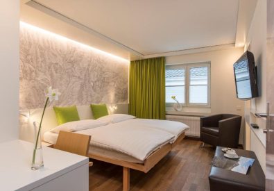 Schweiz, Thusis: Hotel Weiss Kreuz ***