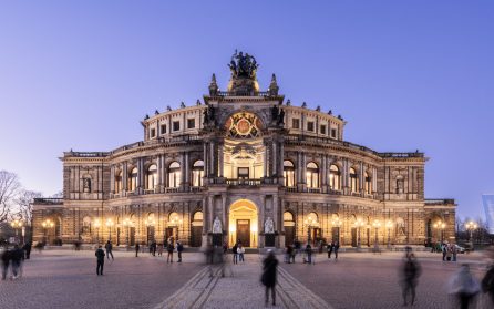 Operan Carmen på Semperoper Dresden image
