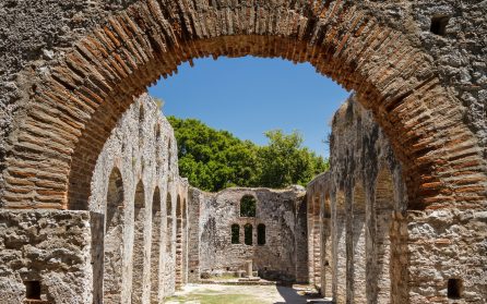 Antika Butrint och den albanska rivieran image