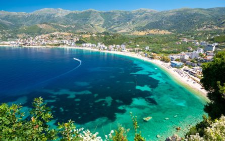 Avkoppling vid den albanska rivieran image