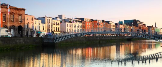 Dublin – Irländsk charm, kultur och en dag i Wicklow hero image