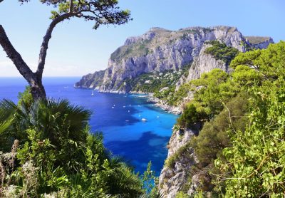 Med båt till charmerande Capri thumbnail