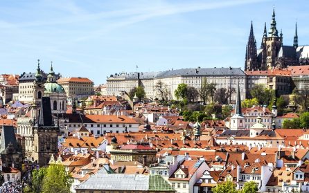 Liten lunchkryssning på floden Moldau image