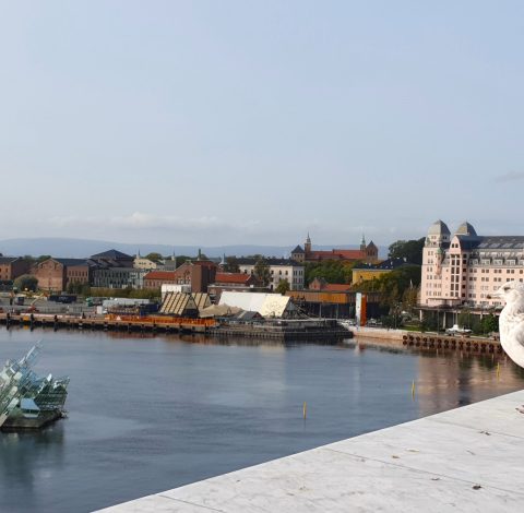 Reseledare hero background image