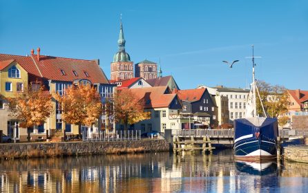 Tågresa till Stralsund med stadspromenad image