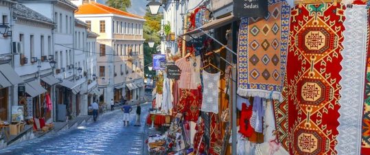 Albanien – en rundresa i kontrasternas land hero image