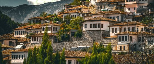 Albanien – en rundresa i kontrasternas land hero image