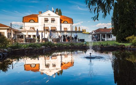 Lunch på Löfstad Värdshus - resa till Vadstena och urpremiär image