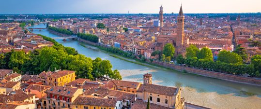 Tåg till Verona och Trevi – flyg hem hero image